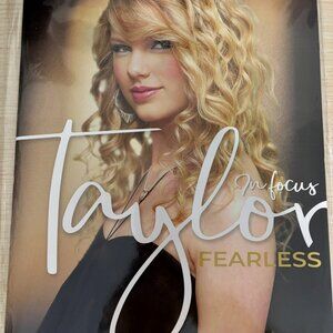 BRAND NEW Taylor Swift "In Focus" Magazine and Poster Pack - Fearless Album